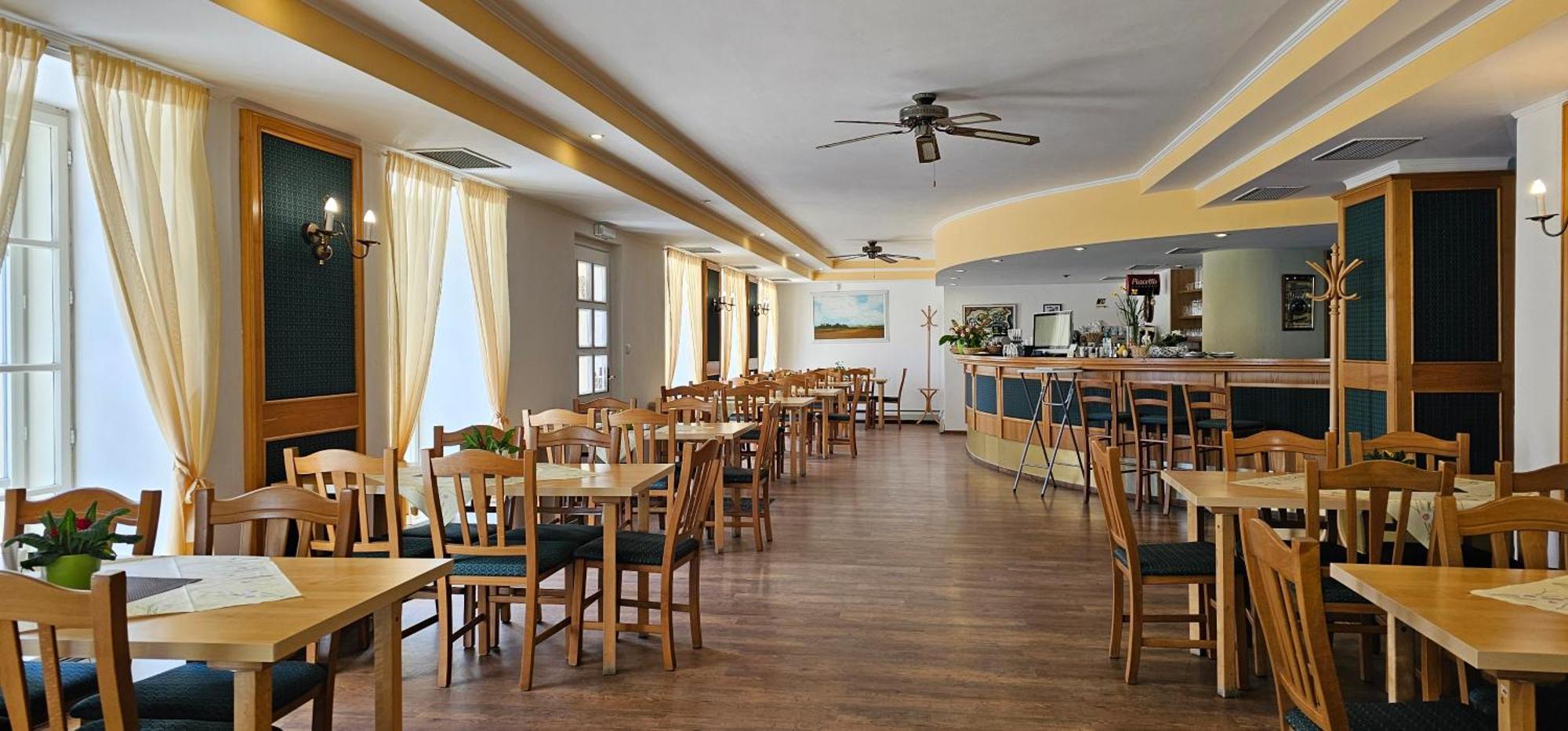Zamecky Hotel Lednice Dış mekan fotoğraf
